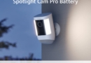 Ti presentiamo Ring Spotlight Cam Pro Battery di Amazon | Video HD 1080p e HDR, rilevazione di movimento 3D, vista dall’alto, faretti LED, montaggio fai-da-te